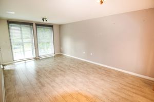 LIVING ROOM- click for photo gallery